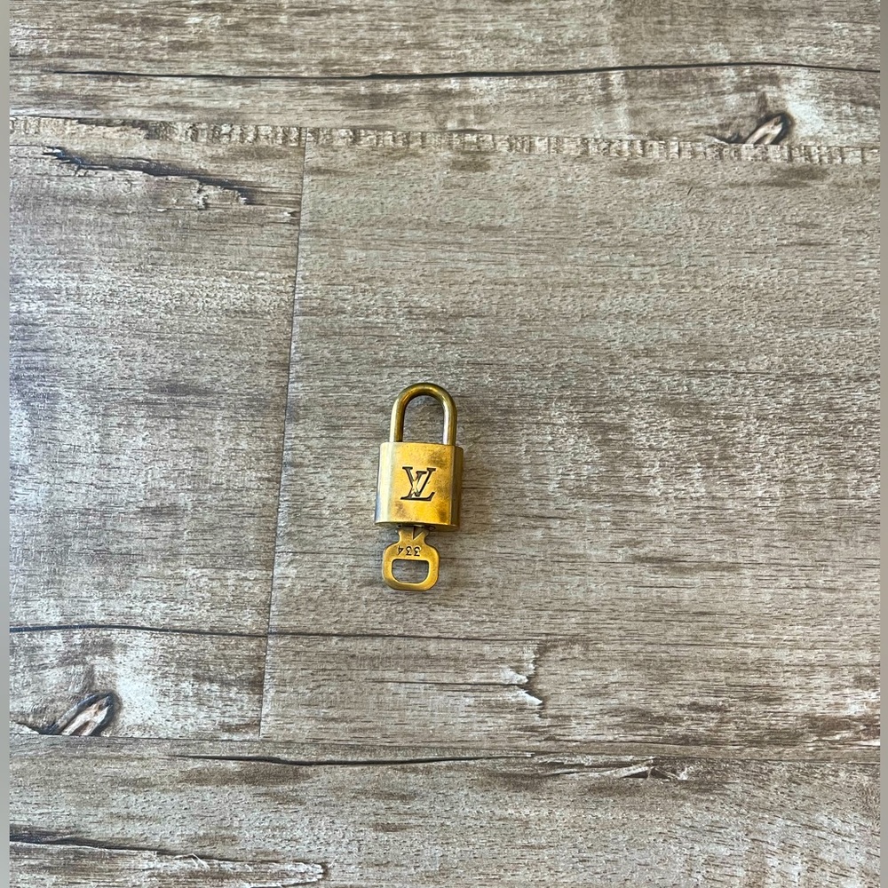 Louis Vuitton Lock & Key #334